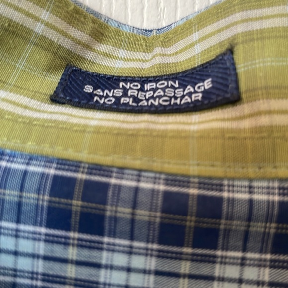 NWOT Mens Izod no iron size xl button down shirt. Blue checked pattern. - Picture 6 of 8